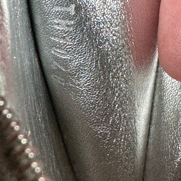 Louis Vuitton Silver Heart-Shaped Clutch - Picture 4 of 7